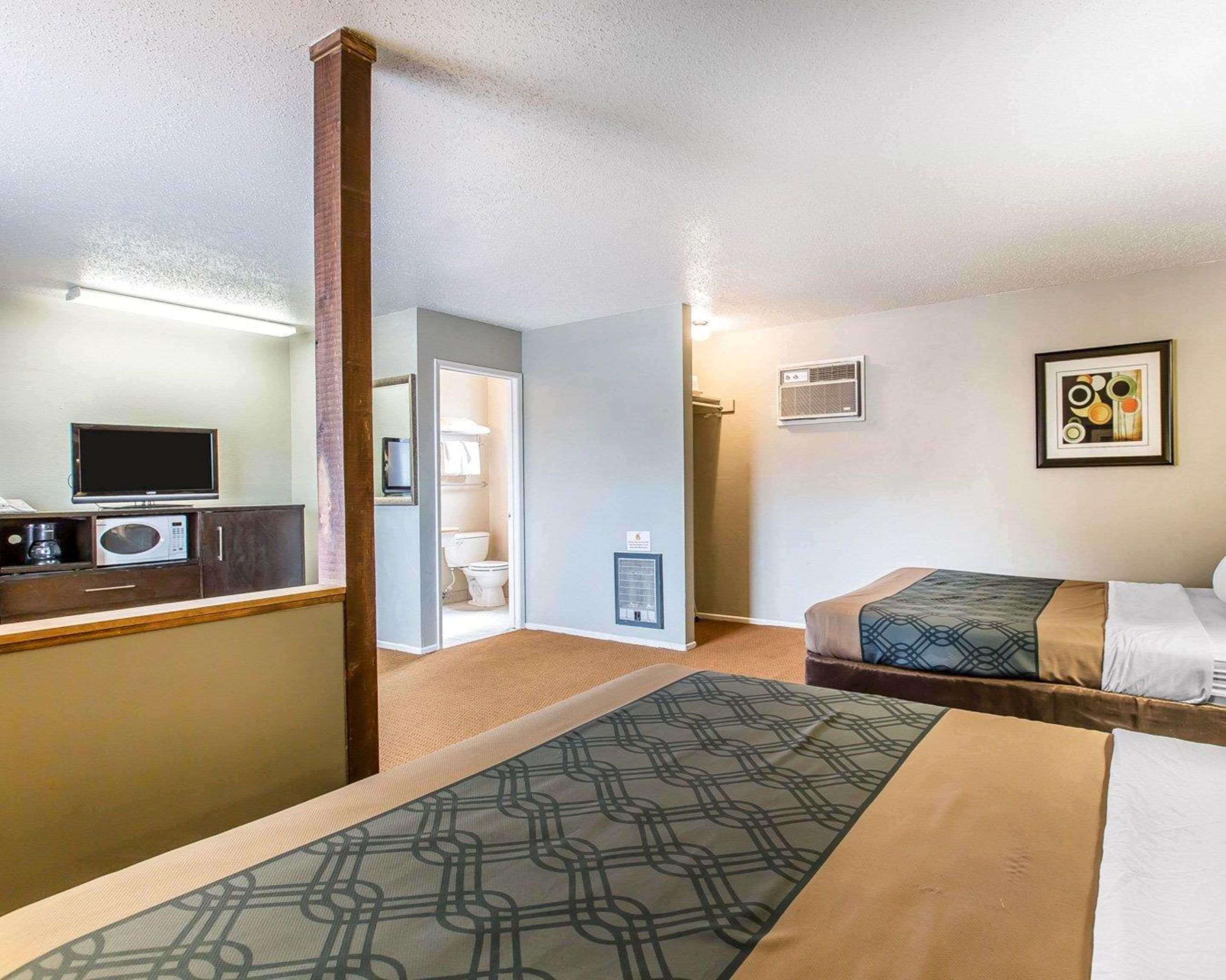 Econo Lodge Inn & Suites Yreka Exteriér fotografie