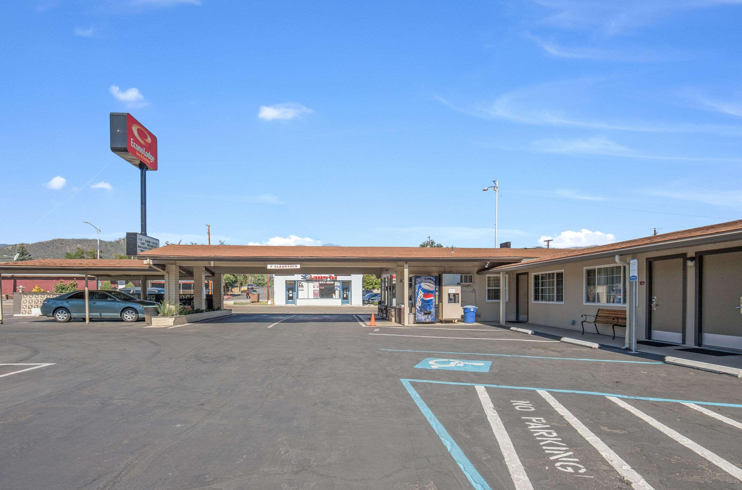 Econo Lodge Inn & Suites Yreka Exteriér fotografie