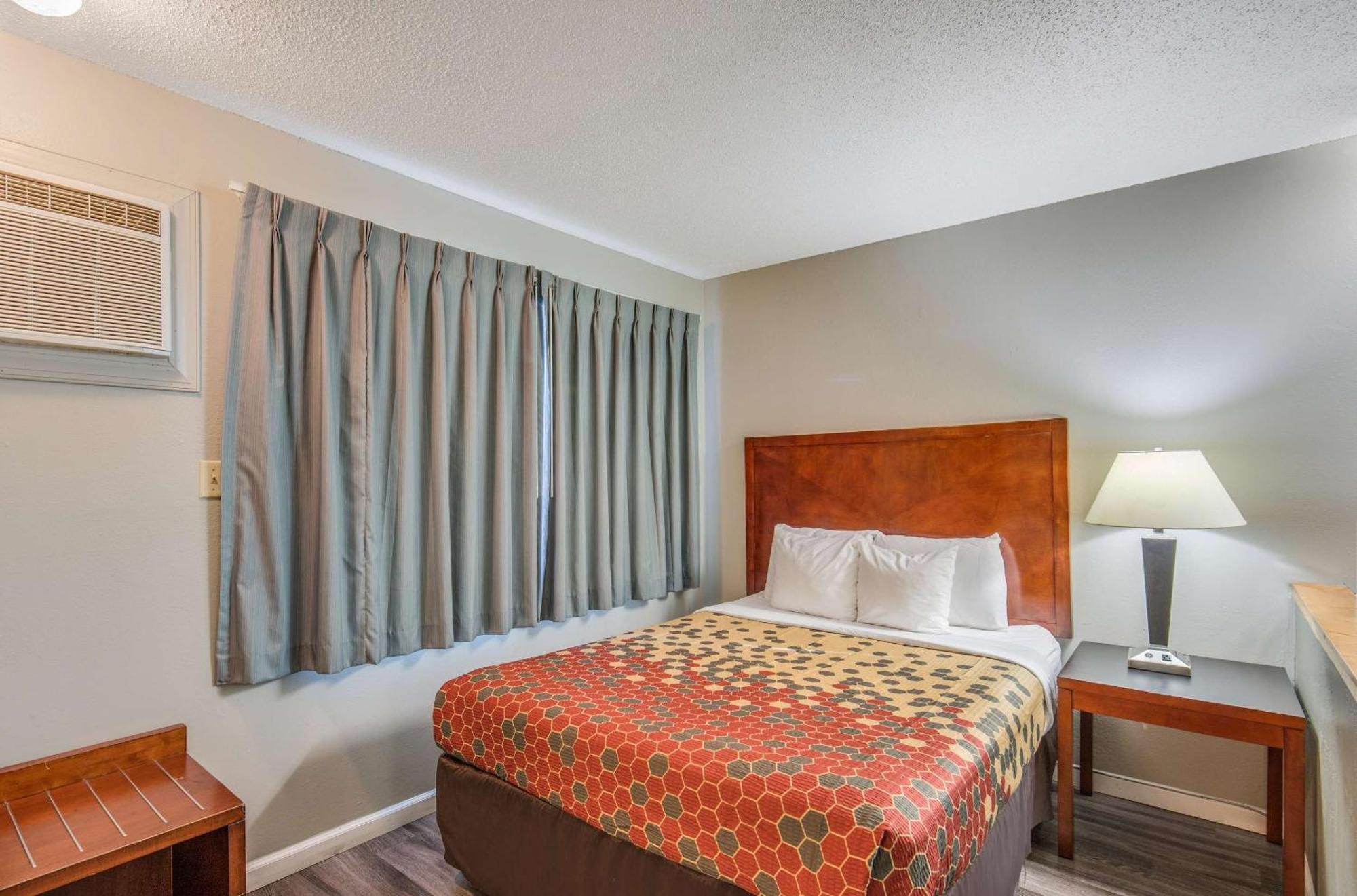 Econo Lodge Inn & Suites Yreka Exteriér fotografie