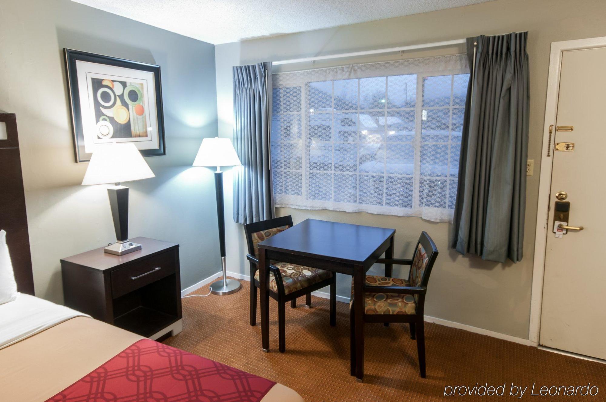 Econo Lodge Inn & Suites Yreka Exteriér fotografie